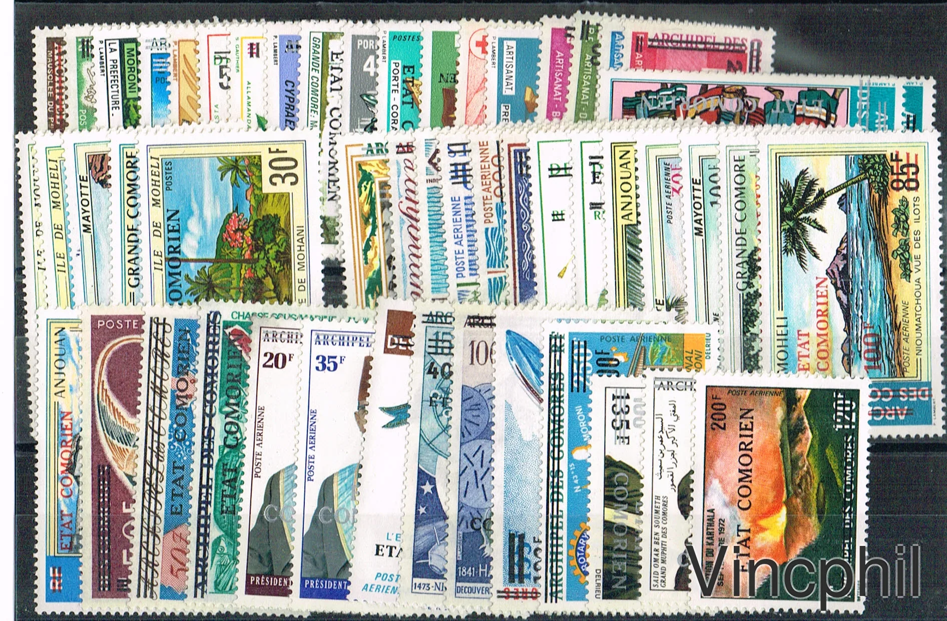 Etat Comorien ** Poste n° 105/129 Poste aérienne n° 68/94
