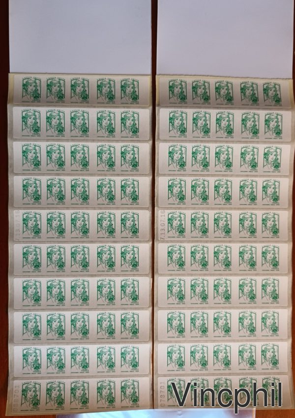 Carnets 1215 C2 et C2a en bande de 5 carnets avec le support rouleau ** le carnet 1215 C2 est avec bande de phosphore à droite à cheval (1/3 - 2/3) le 1215 C2a est avec bande de phosphore à gauche. Les deux carnets sont du même tirage 13/7/2016 numérotés 78701 pour le 1215 C2 et 88701 pour le 1215 C2a. Ensemble RARE