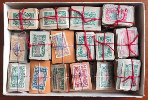Bottes de timbres oblitérés de la Réunion pour oblitérations,   non trié