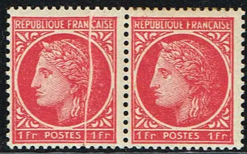 676 ** Petit pli accordéon