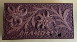 Boite à Timbres 8.5 x 4.5 en bois sculpté Chamonix